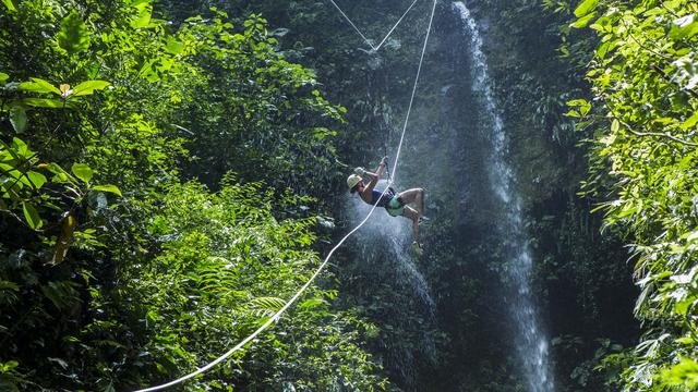 itinerary_mobi_Costa_Rica_La_Fortuna_Water_Rapelling_-_M12101_Lg_RGB